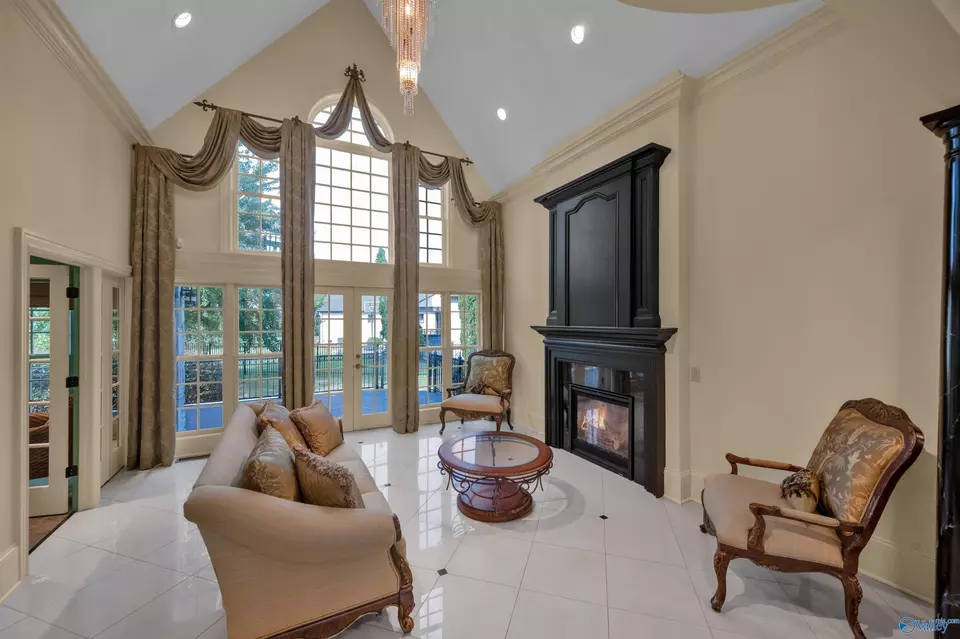 Living - 10 Lake Forest Blvd, Huntsville, AL 35824 photo 2 of 3