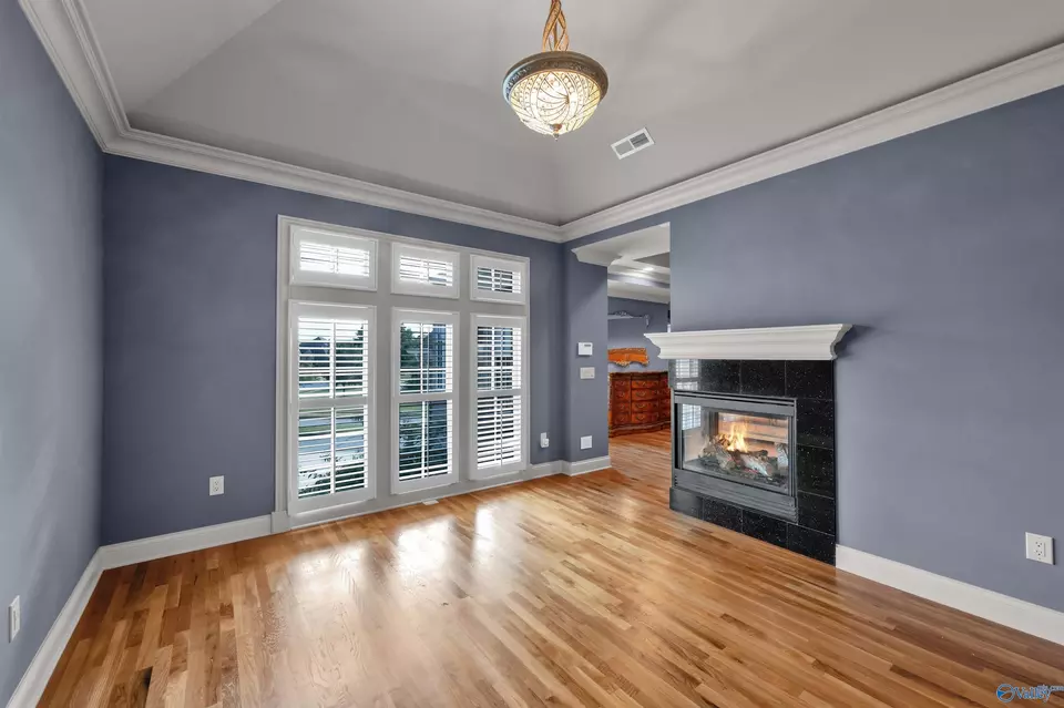 Living - 10 Lake Forest Blvd, Huntsville, AL 35824 photo 3 of 3