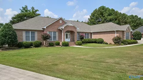 1684 Autumn Chase, Athens, AL 35613