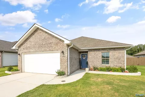 15015 Demarie Ln, Athens, AL 35613