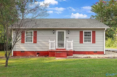 615 Curry St, Hartselle, AL 35640