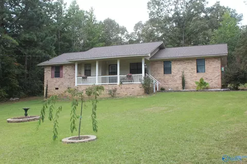 380 Sherry Dr, Centre, AL 35960