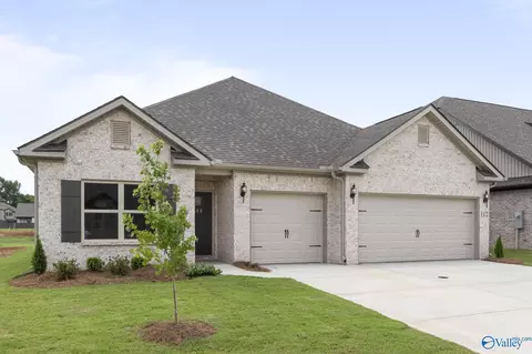109 Huffman St, Hazel Green, AL 35750