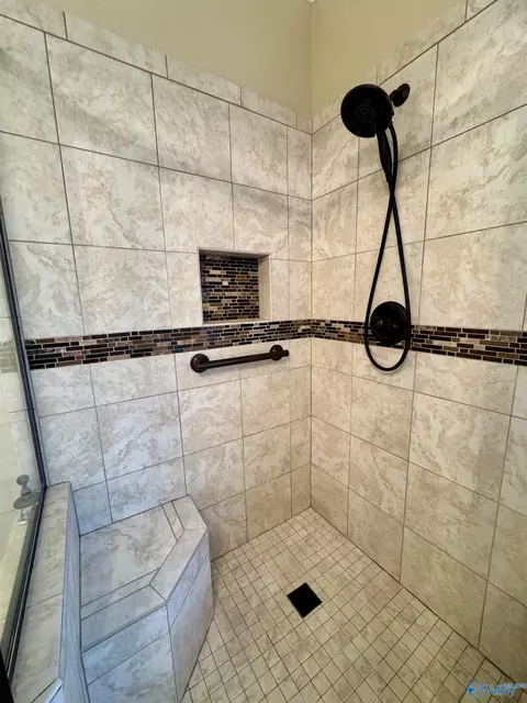Bath - 446 Forest Home Dr, Trinity, AL 35673 photo 4 of 6