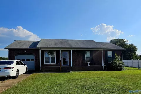 11447 Friend Rd, Athens, AL 35611