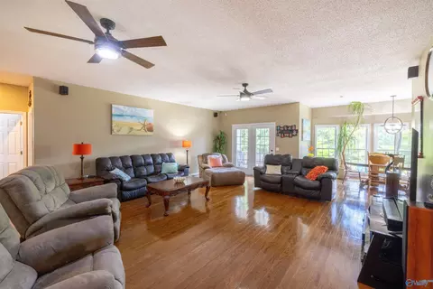 Living - 2000 Buttahatchee Dr, Hamilton, AL 35570 photo 1 of 2