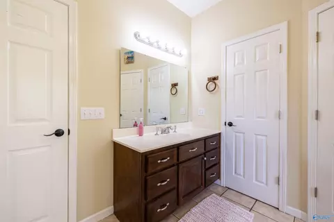 Bath - 2000 Buttahatchee Dr, Hamilton, AL 35570 photo 3 of 9