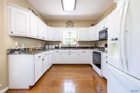Kitchen - 2000 Buttahatchee Dr, Hamilton, AL 35570 photo 1 of 6