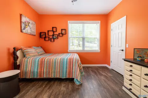 Bedroom - 2000 Buttahatchee Dr, Hamilton, AL 35570 photo 3 of 6