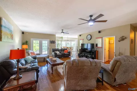 Living - 2000 Buttahatchee Dr, Hamilton, AL 35570 photo 2 of 2