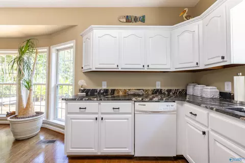 Kitchen - 2000 Buttahatchee Dr, Hamilton, AL 35570 photo 4 of 6