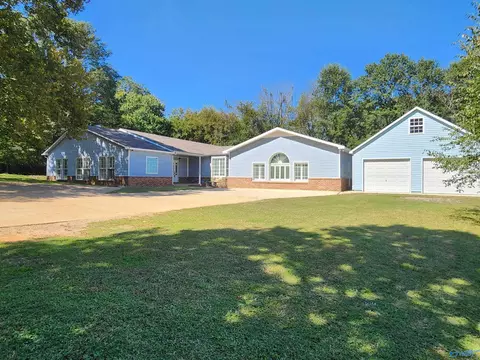 2016 County Road 19, Haleyville, AL 35565