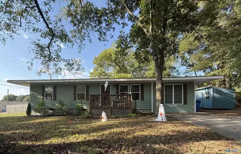 490 Dawson St, Hartselle, AL 35640