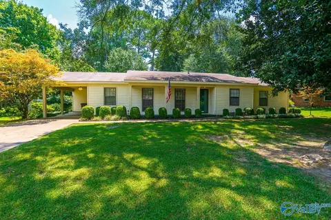2213 13th St, Decatur, AL 35601