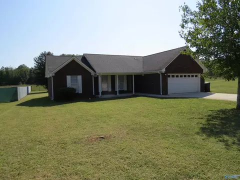 261 Laid Back Ln, Hazel Green, AL 35750