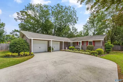 18 Sandra Ln, Athens, AL 35611