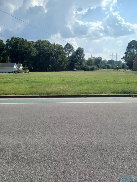 1323 Regency Blvd, Decatur, AL 35601