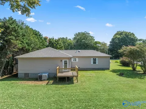Exterior - 343 2nd Ave, Grant, AL 35747 photo 5 of 7