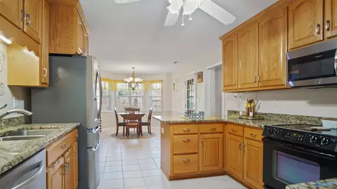 Kitchen - 115 Hidden Creek Dr, Trinity, AL 35673 photo 3 of 4