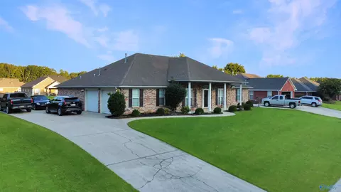 Exterior - 115 Hidden Creek Dr, Trinity, AL 35673 photo 4 of 6