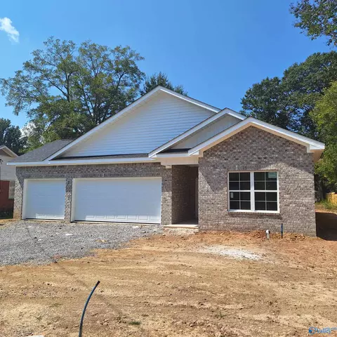 1301 Sparkman St, Hartselle, AL 35640