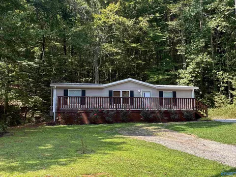 110 Blowing Cave Rd, Gurley, AL 35748