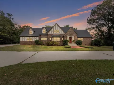 509 S Scott St, Scottsboro, AL 35768