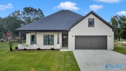 204 Washington Ave, New Hope, AL 35760