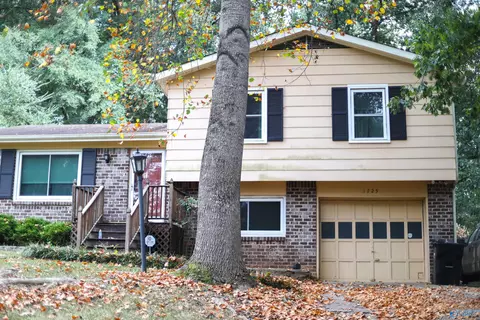 1725 Brewster Rd, Birmingham, AL 35235