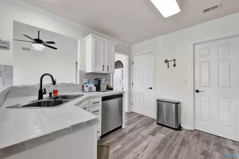 208 Queens Gate, Maylene, AL 35114 photo 8