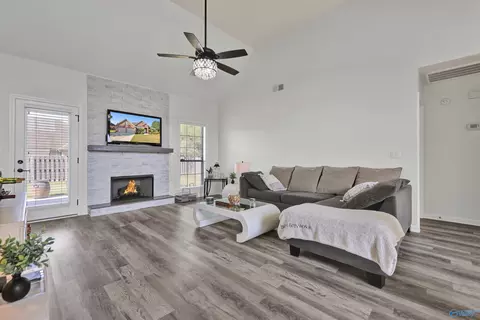 208 Queens Gate, Maylene, AL 35114 photo 4