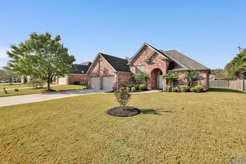 208 Queens Gate, Maylene, AL 35114