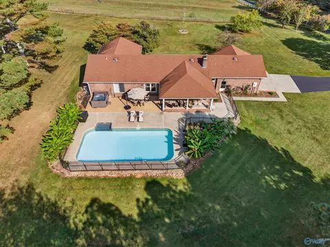 296 Mulberry Rd, Hazel Green, AL 35750