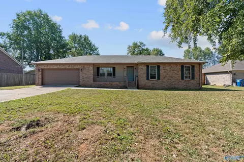 584 Charity Ln, Hazel Green, AL 35750