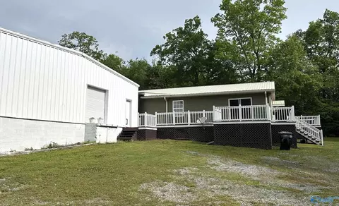 1046 Susan Dr, Fort Payne, AL 35967