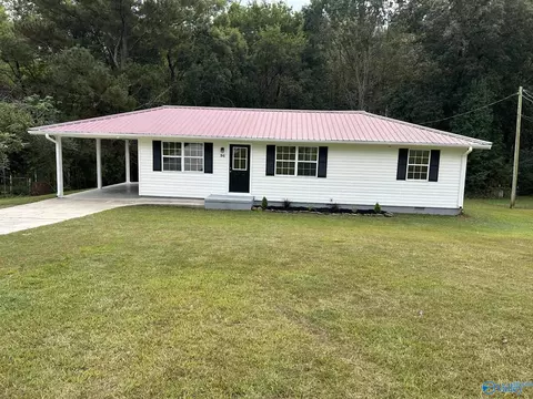 94 Meadow Dr, Holly Pond, AL 35083