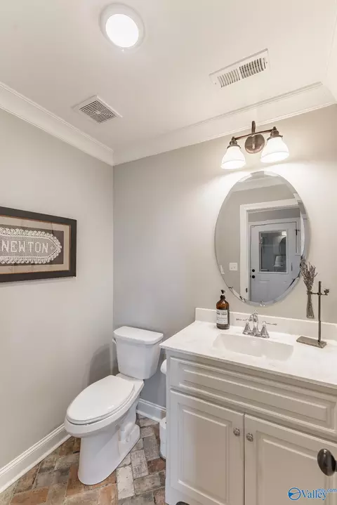 Bath - 20172 Sharp Rd, Athens, AL 35613 photo 4 of 6