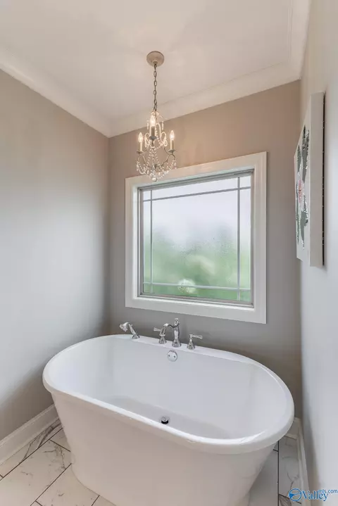 Bath - 20172 Sharp Rd, Athens, AL 35613 photo 2 of 6