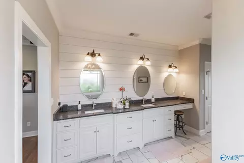 Bath - 20172 Sharp Rd, Athens, AL 35613 photo 1 of 6