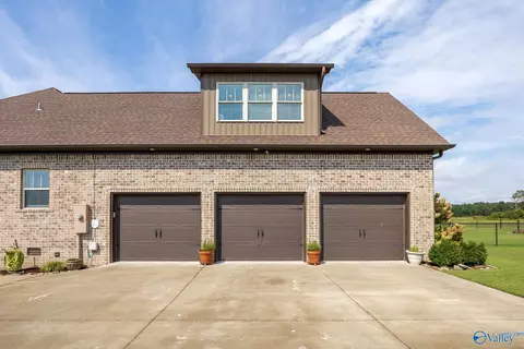 Exterior - 20172 Sharp Rd, Athens, AL 35613 photo 18 of 19