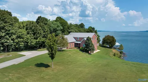 6400 Snake Rd, Athens, AL 35611