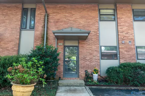 2226 Colony Dr, Huntsville, AL 35802
