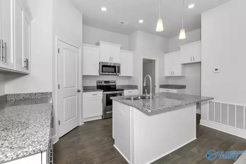 Kitchen - 28880 Nature Trail Dr, Harvest, AL 35749 photo 4 of 6