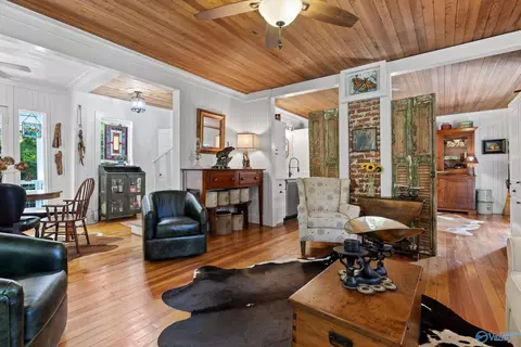 592 Cutler Ave, Mentone, AL 35984