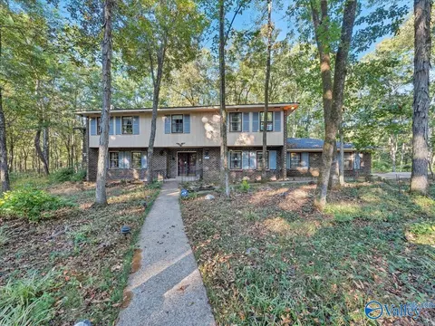 903 Lane Dr, Huntsville, AL 35803