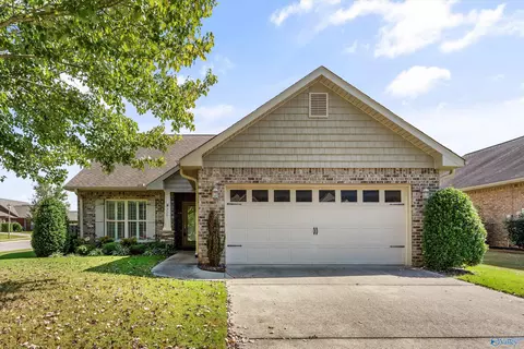 3001 Watchhill Dr, Owens Cross Roads, AL 35763