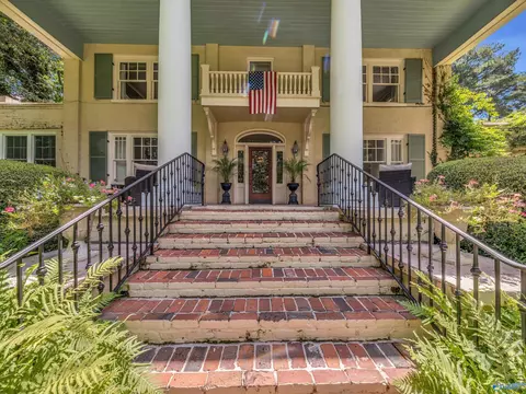 517 S Scott St, Scottsboro, AL 35768