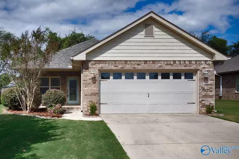 2942 Pasture View Ln, Owens Cross Roads, AL 35763