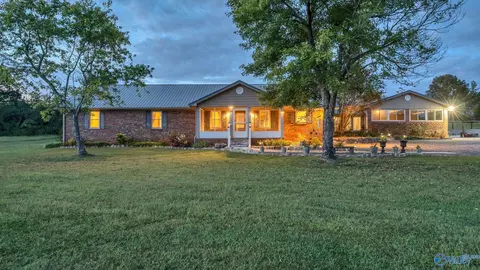701 Cave Spring Rd, Owens Cross Roads, AL 35763