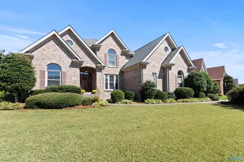 2717 Deford Mill Rd, Hampton Cove, AL 35763